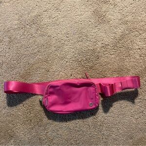 Lululemon everywhere belt bag pink